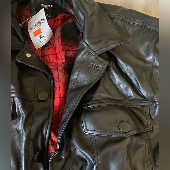 Leather jacket - Picture 3 of 3